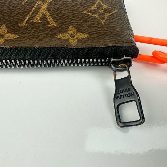 Louis Vuitton Coin Pouch - Picture 5 of 8